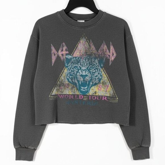 The Vinyl Icons Def Leppard T-Shirt XS Gray Distressed Washed Graphic Band Tee - Picture 1 of 9